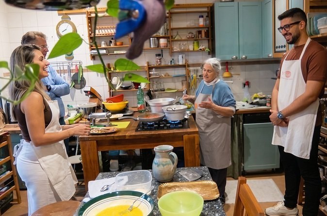Home Cooking in Testaccio: Cacio e Pepe, Amatriciana, Carbonara