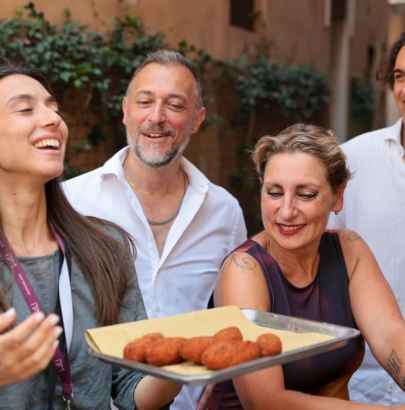 Rome Food Tour: Trastevere, Tiber Island & Local Tastings